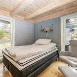 4 Bedroom Front In Tustna