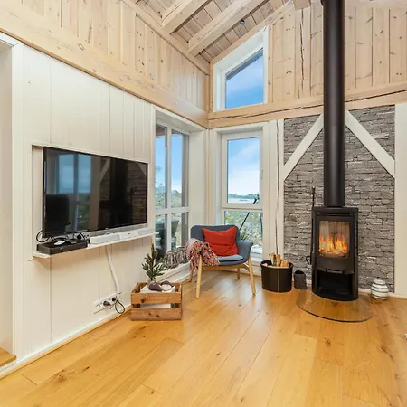 3 Bedroom Awesome In Tustna 펜션 *