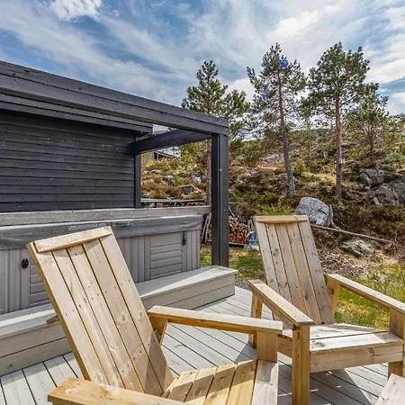 4 Bedroom In Tustna Tatil Evi *